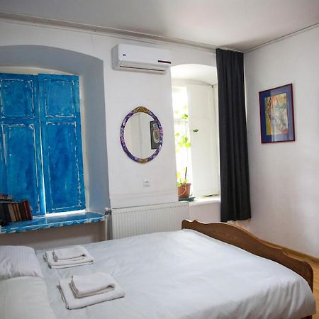 In The Center Of The City 2Rooms Tbilisi Exterior photo