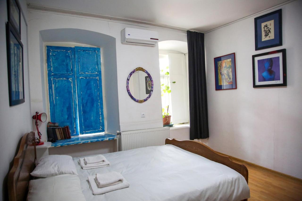 In The Center Of The City 2Rooms Tbilisi Exterior photo