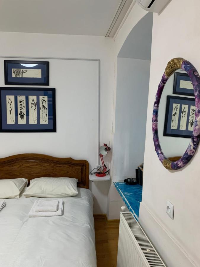 In The Center Of The City 2Rooms Tbilisi Exterior photo